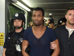 中国警方向美国遣返严重暴力红通逃犯